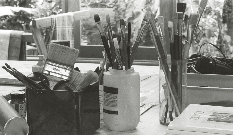 O artista em seu atelier em Petrópolis, ensaio de Ricardo de Hollanda.
